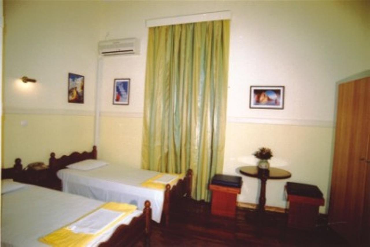Lozanni Hostel Athens Exterior photo