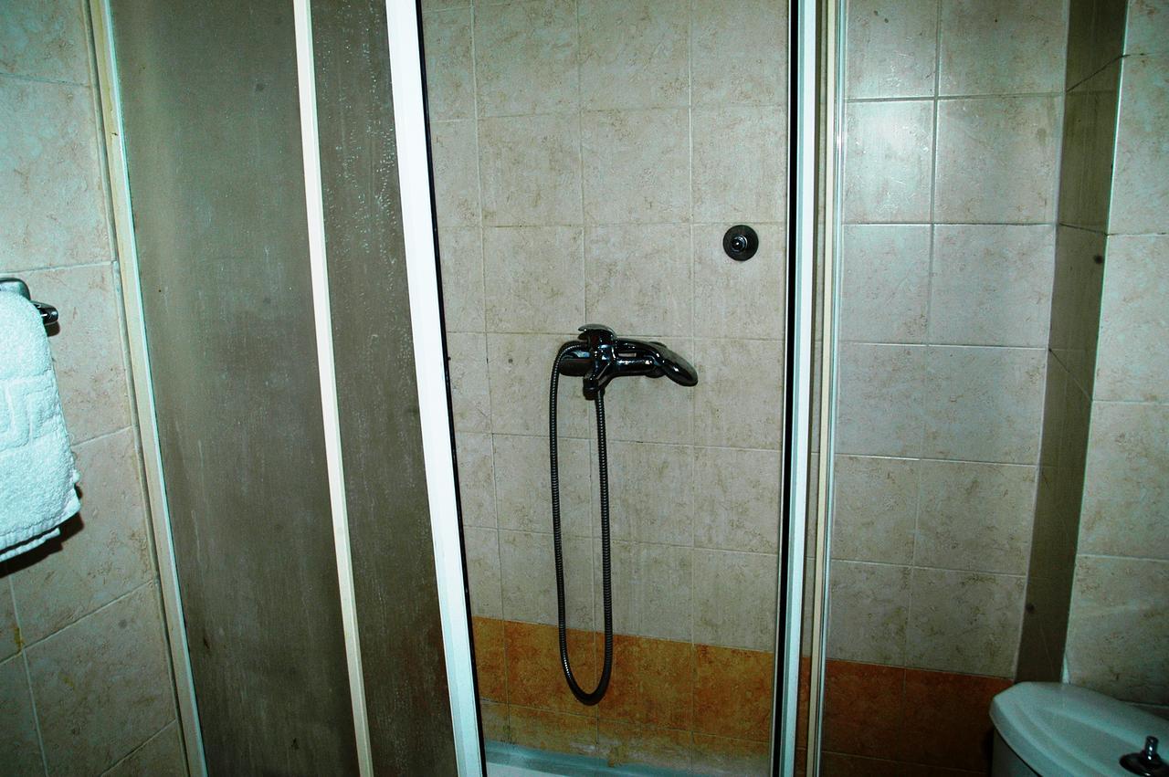 Lozanni Hostel Athens Exterior photo