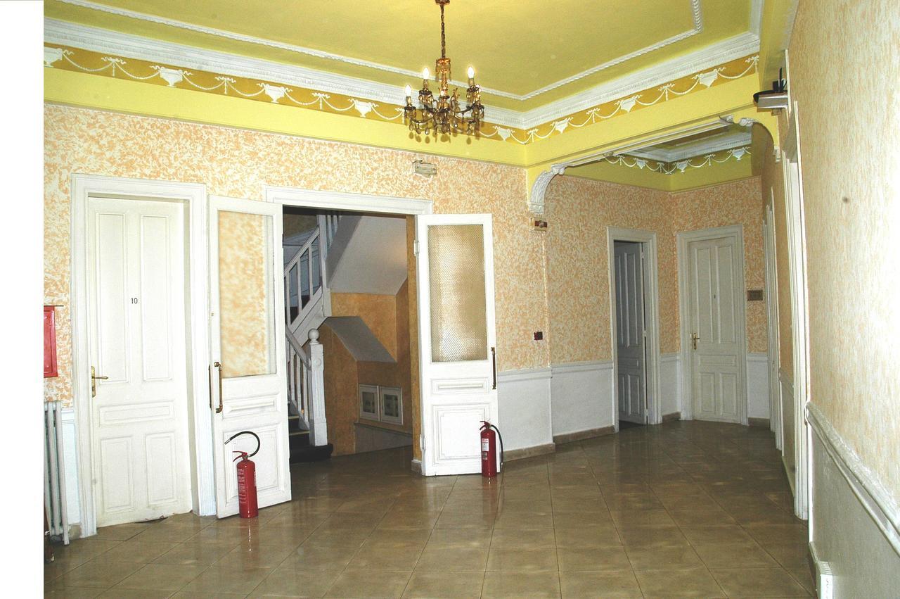 Lozanni Hostel Athens Exterior photo